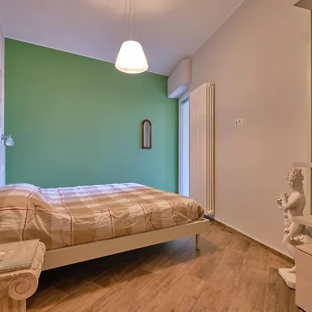 Apartmentsgarda - Residenza Antiche Mura * Garda (Verona)